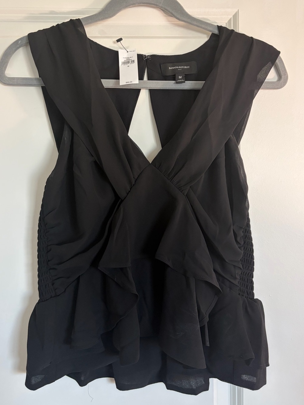 Banana Republic Black Ruffle V-Neck Sleeveless Blouse nwt